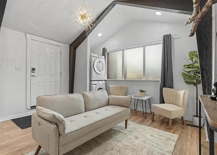Apartment Lawrenceville !1 Modern And Cozy One Bedroom With Free Street Parking