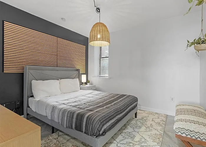 Lawrenceville !1 Modern And Cozy One Bedroom With Free Street Parking Apartment