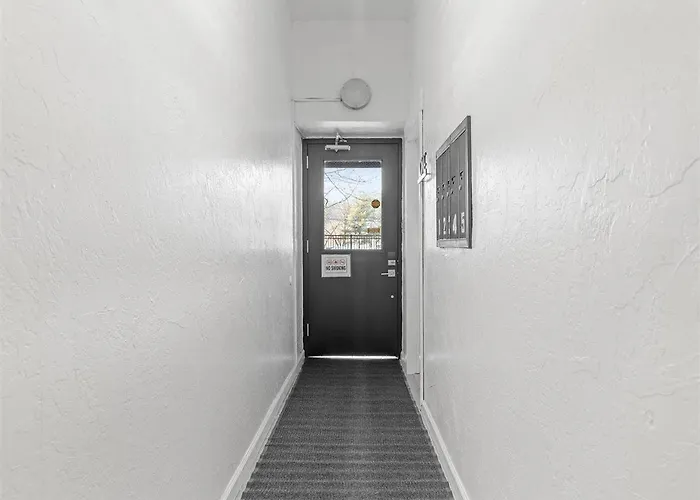 Apartment Lawrenceville !1 Modern And Cozy One Bedroom With Free Street Parking