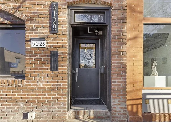 Lawrenceville !1 Modern And Cozy One Bedroom With Free Street Parking